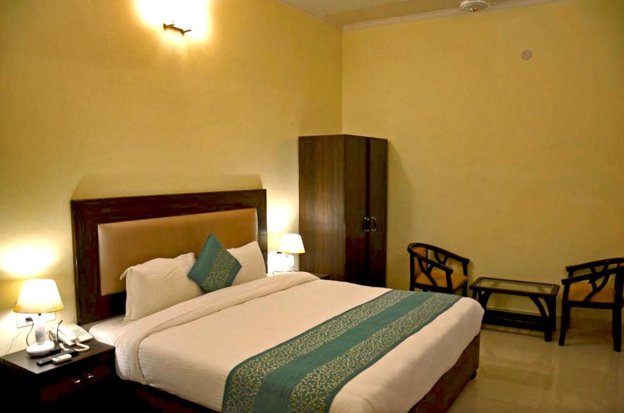 Elm Tree Amritsar Hotel Екстериор снимка